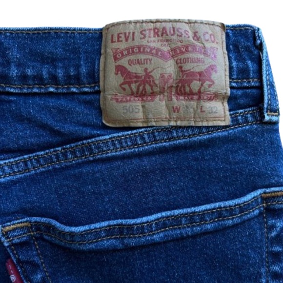 Levi’s Vintage Classic Dark Blue Wash Jeans - Picture 5 of 7